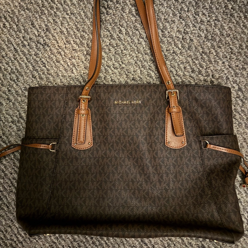 Brown Michael Kors medium sized purse